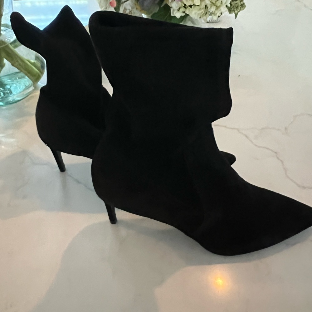 Stuart weitzman wren suede booties